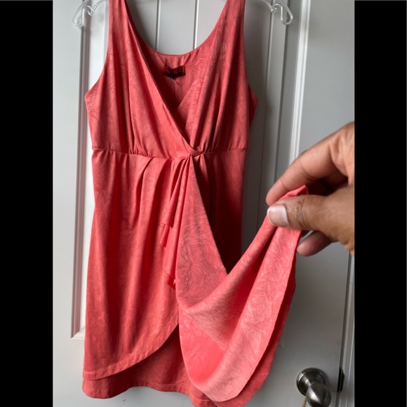 ISLE Dress - Picture 4 of 8